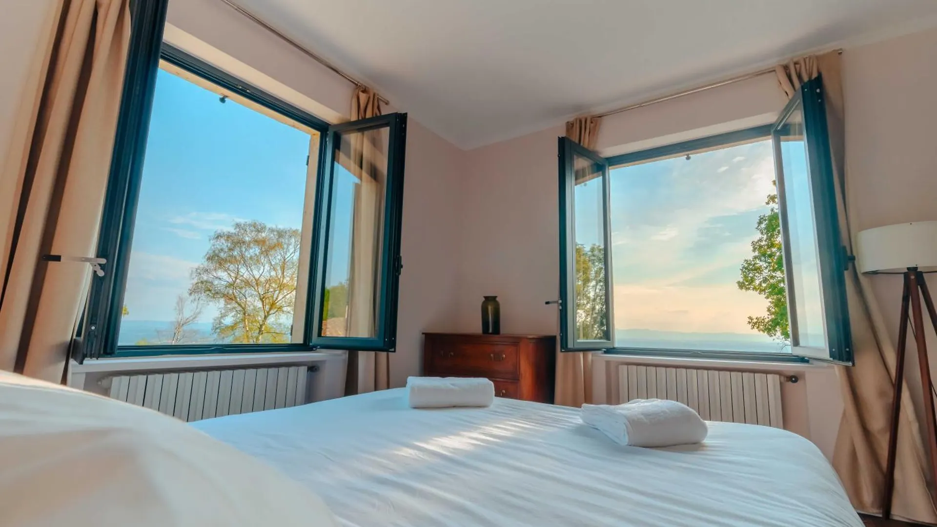 Le Mas Du Roulier, Villa Provencale Chic, 320M2 Au Calme Avec Vue 180 Sur Puy De Dome Thiers