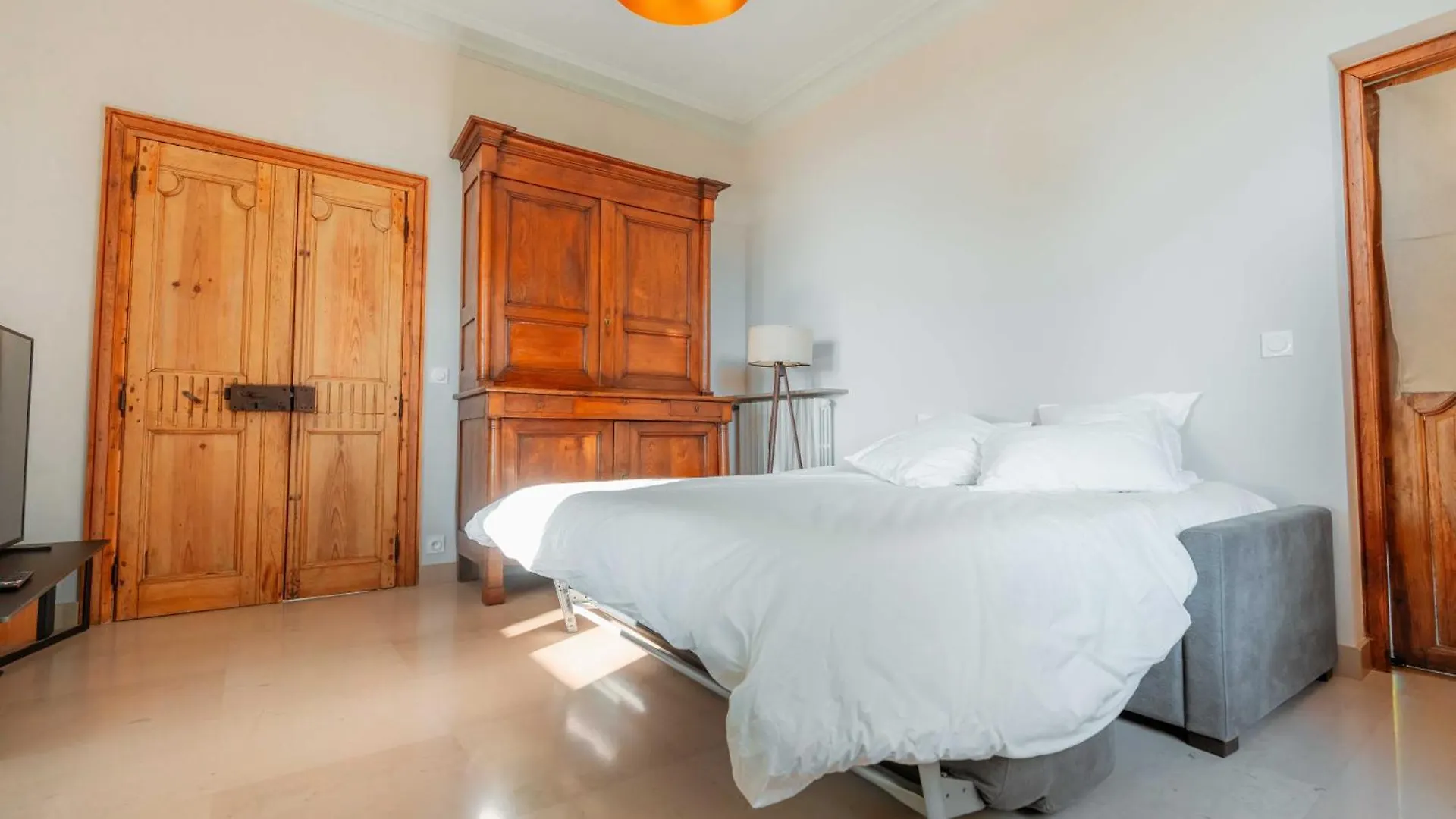 Le Mas Du Roulier, Villa Provencale Chic, 320M2 Au Calme Avec Vue 180 Sur Puy De Dome Thiers