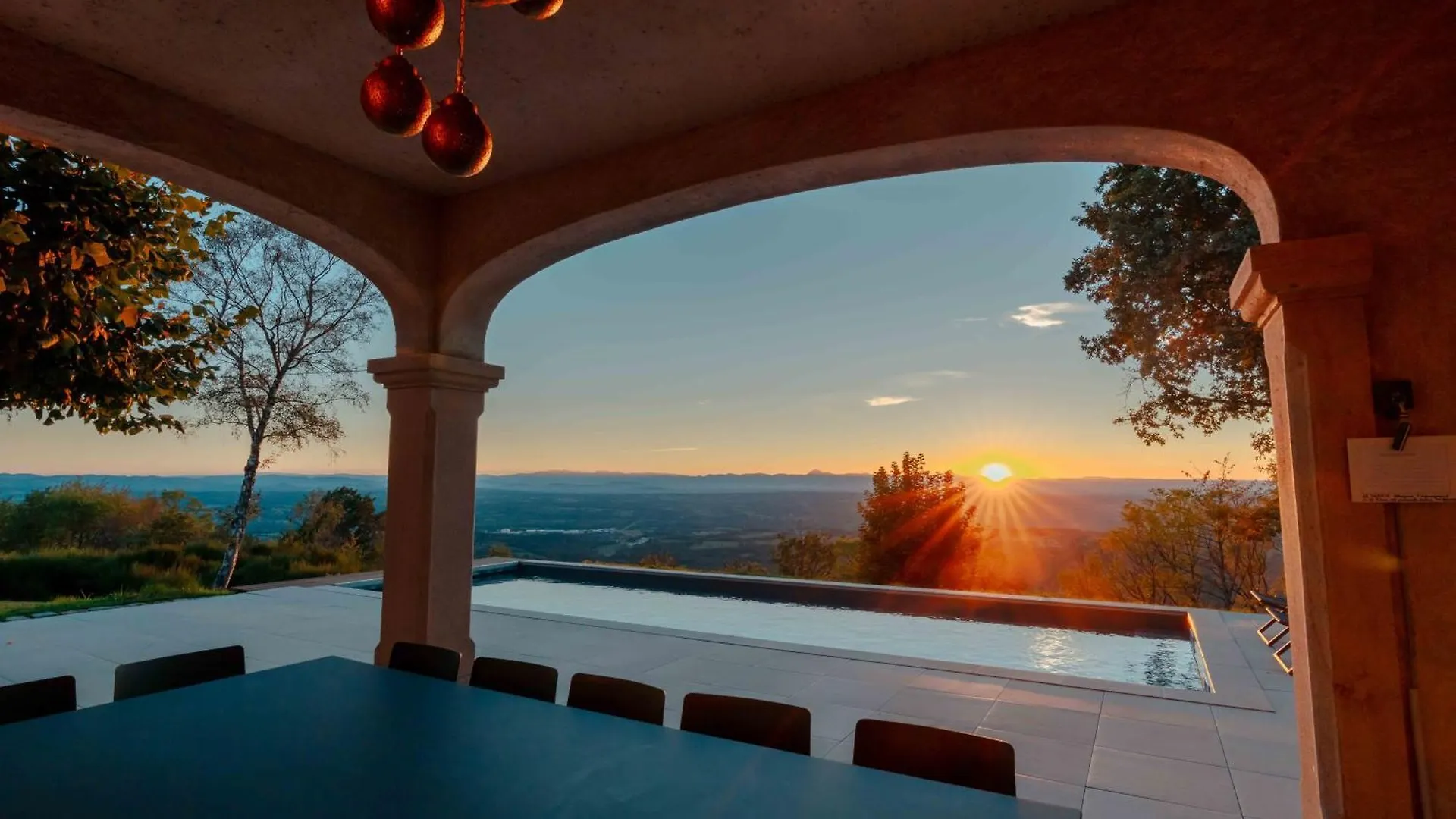 Le Mas Du Roulier, Villa Provencale Chic, 320M2 Au Calme Avec Vue 180 Sur Puy De Dome Thiers