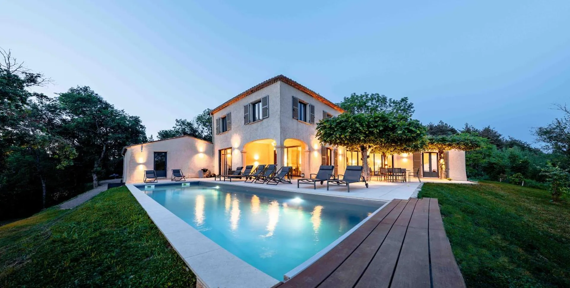 Le Mas Du Roulier, Villa Provencale Chic, 320M2 Au Calme Avec Vue 180 Sur Puy De Dome Thiers