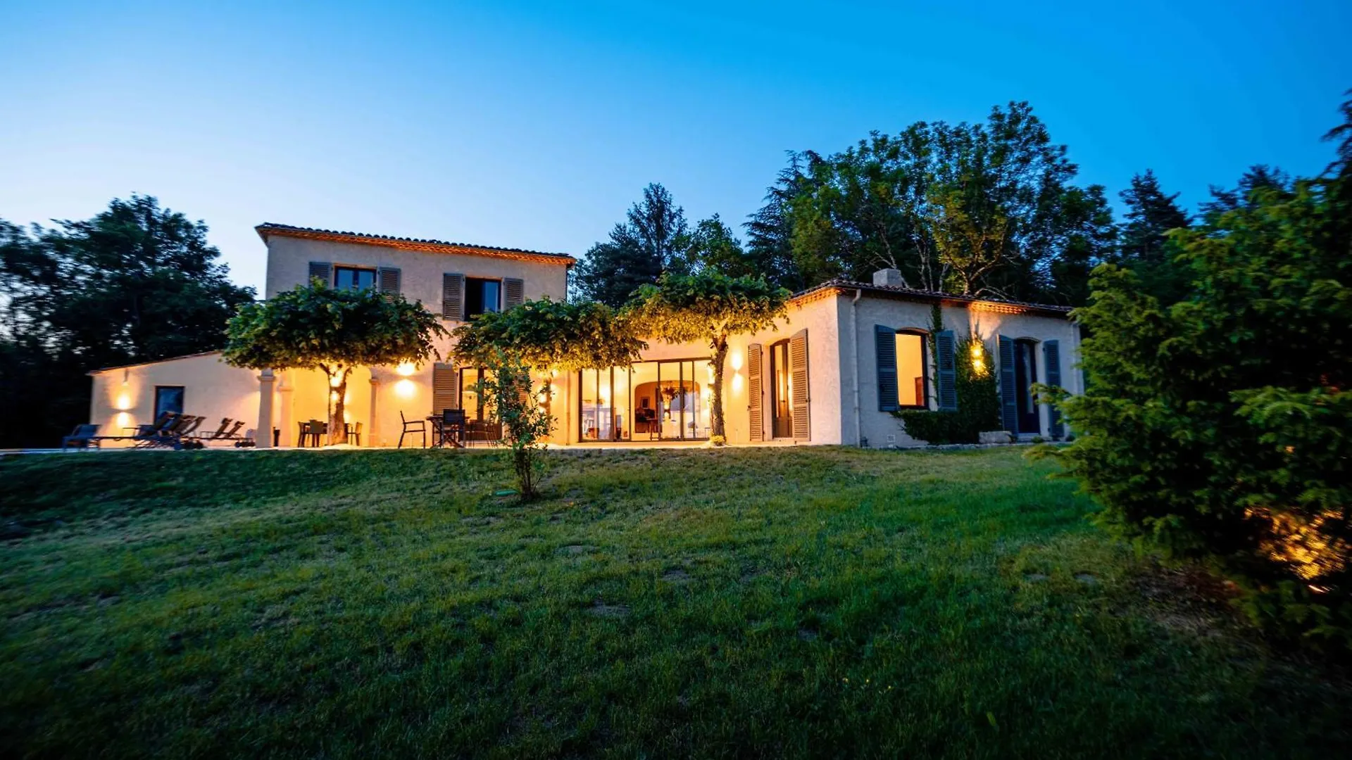 Le Mas Du Roulier, Villa Provencale Chic, 320M2 Au Calme Avec Vue 180 Sur Puy De Dome Thiers
